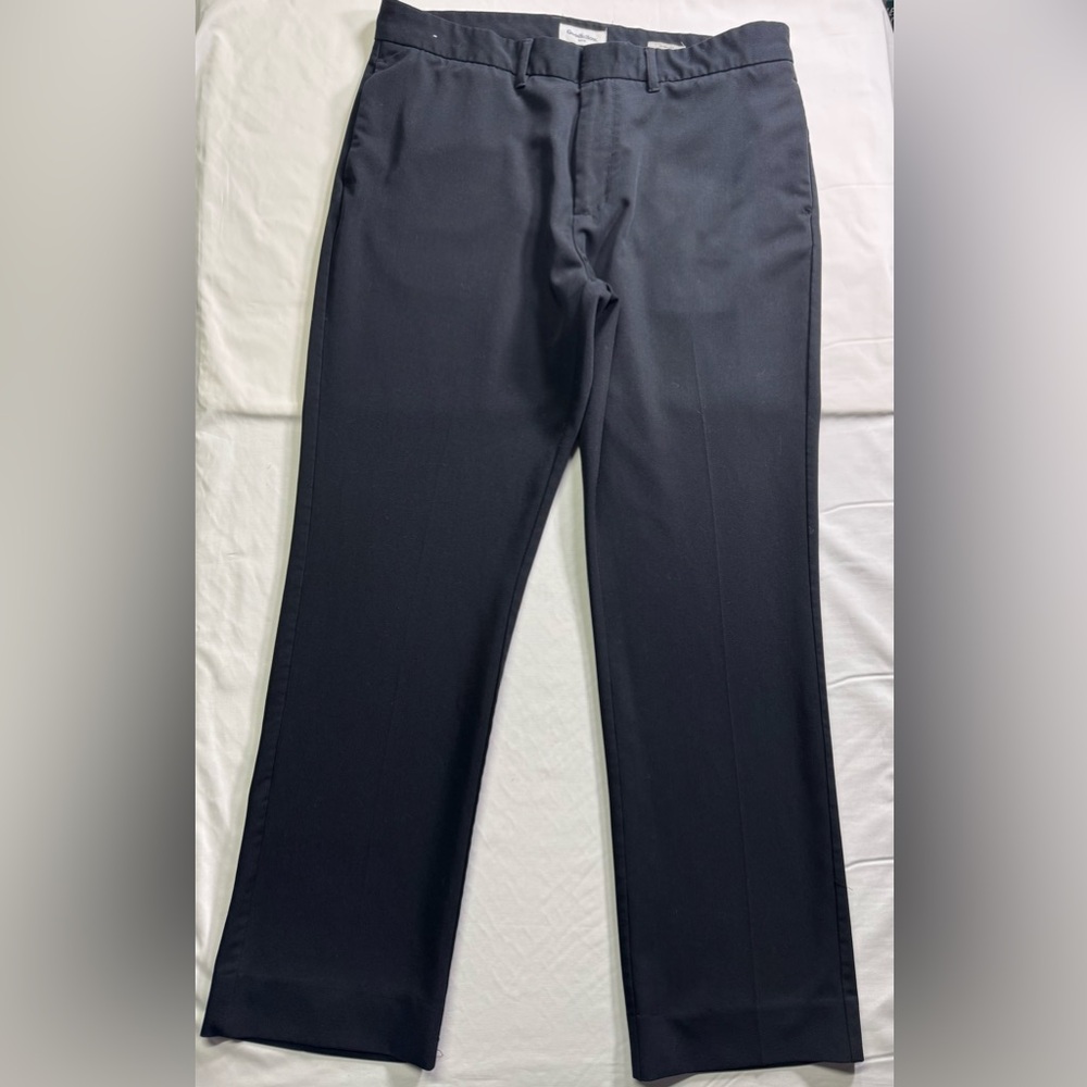 Goodfellow & Co Men's Black Dress Pants
Size 36W X 32L
Standard Size.